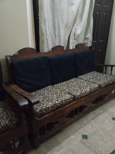 5 Seater Sofa Set – Comfortable & Well Maintained | Urgent Sale
