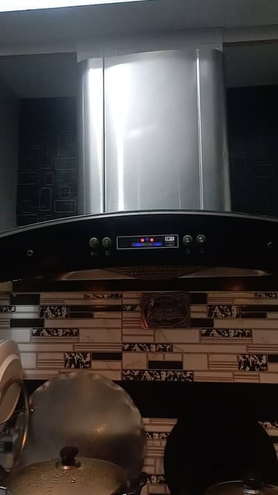 Kitchen Chimney for Sale – Excellent Condition