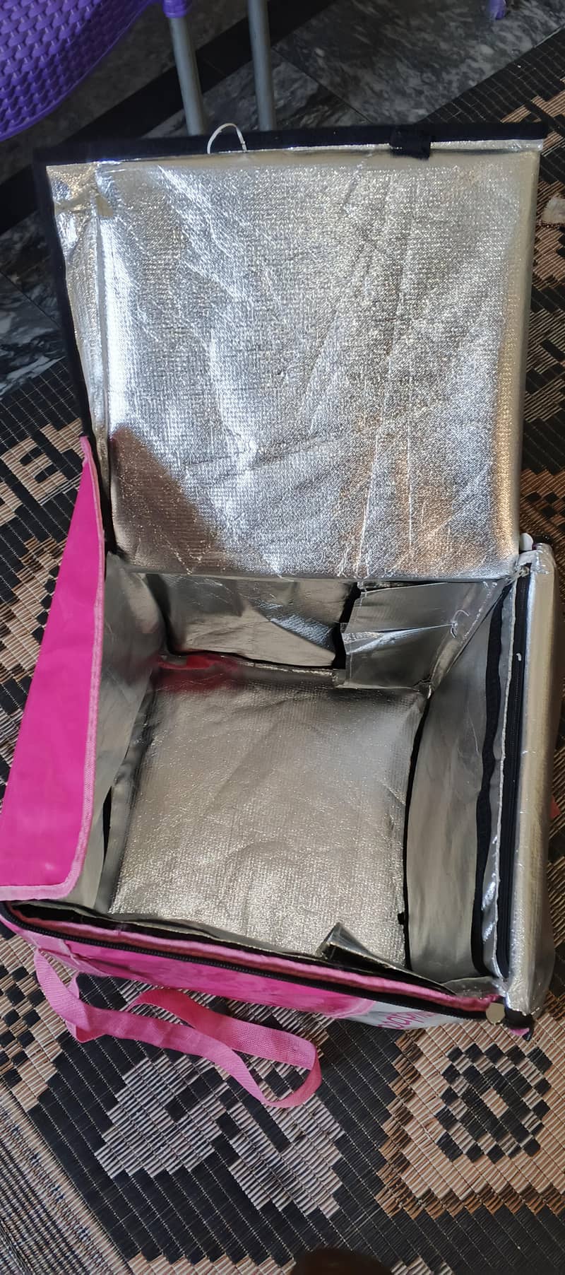 Delivery Bag With Shirt 3