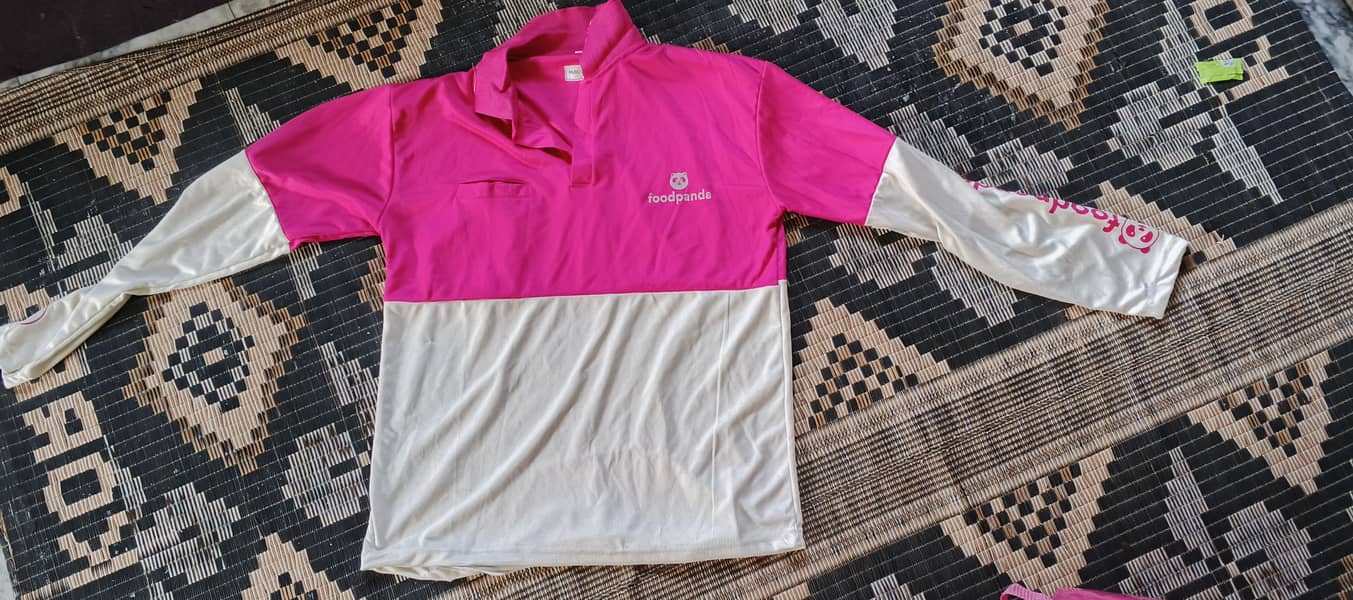 Delivery Bag With Shirt 4