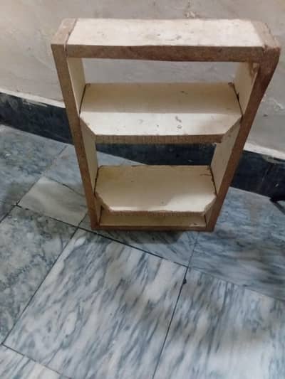 Bath or kamry ma lagany k liye wood sy bana huwa