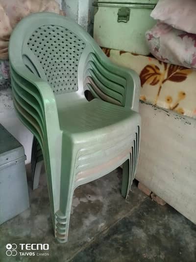 6 plastic chairs