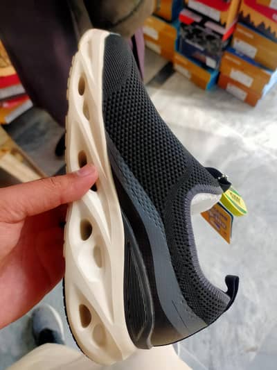 Flekkers Performance Hands-Free Slip-Ins | Swirl-Tech Walking Shoes