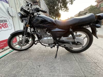 Suzuki GS 150 SE (2022)