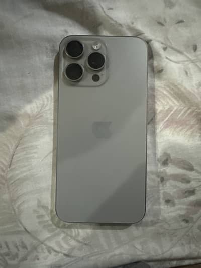 15 pro max deasert titanium 10/10 with box