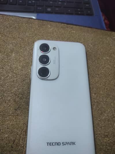 Tecno spark 40 pro plus