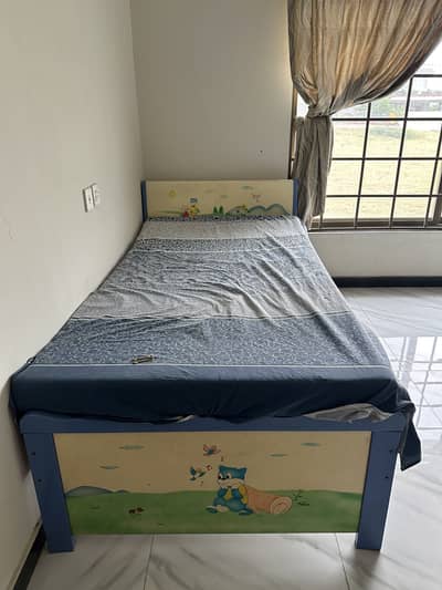 Single wooden cartoon bed