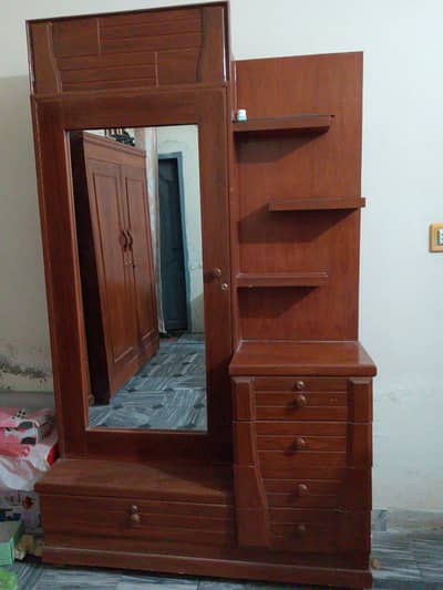show case Dresser & side table