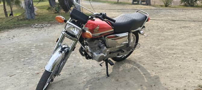 Honda 125 self start special edition condition saf 10/10 lamination
