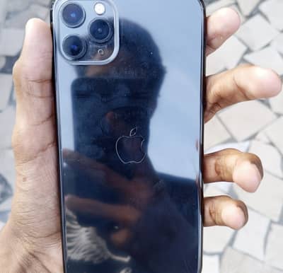IPHONE 11 pro max (Exchange Possible)