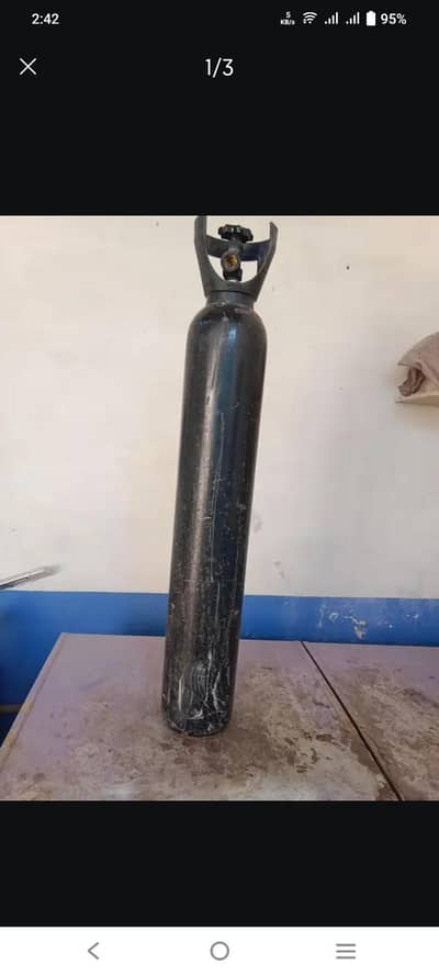 oxygen cylinder with regulator