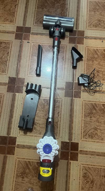 Dyson v7 cordless vacuum cleaner