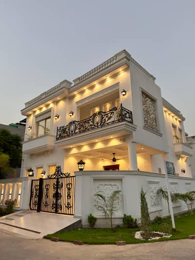 5-Marla Semi Furnished Corner Spanish Villa Near Park For Sale In DHA