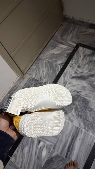 Brand new cat shoe yellow