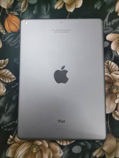 IPAD AIR 1 in good Condition