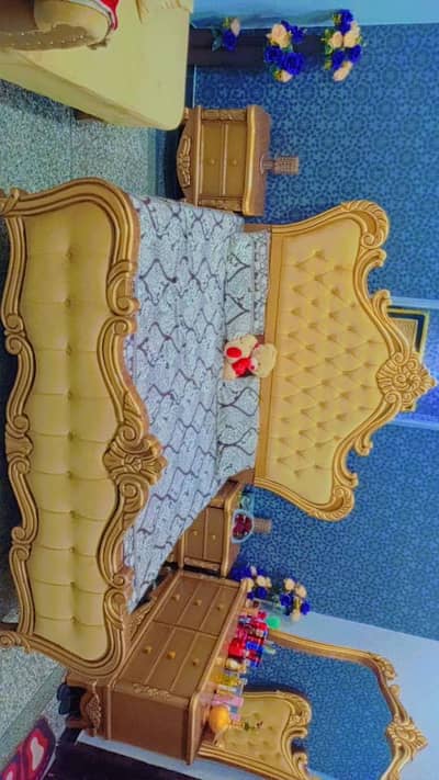 complete bed set in good condition