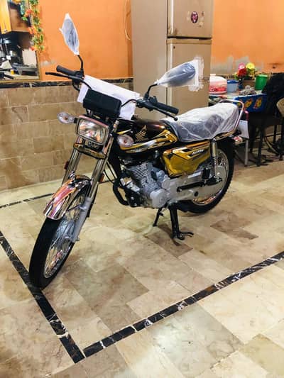 CG 125 gold edition brand new condition km 85