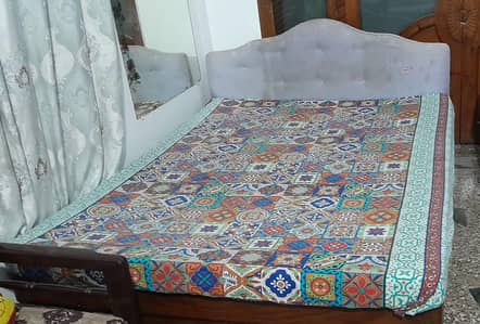 Queen size bed for sale