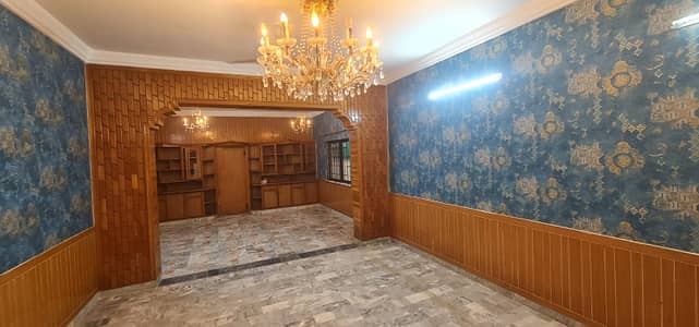 F-11: 500 Yards, 5 Bedrooms Full House Ideal for families seeking comfort, convenience, and a prime location near Masjid & Market Rent Demand: Rs. 4.50 Lac