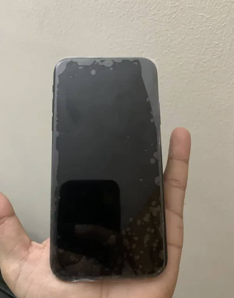 iPhone XR 1