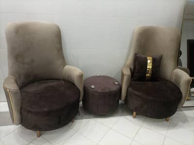 2 seat room chair with coffee table