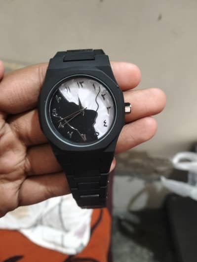 black/white Arabic aura watch