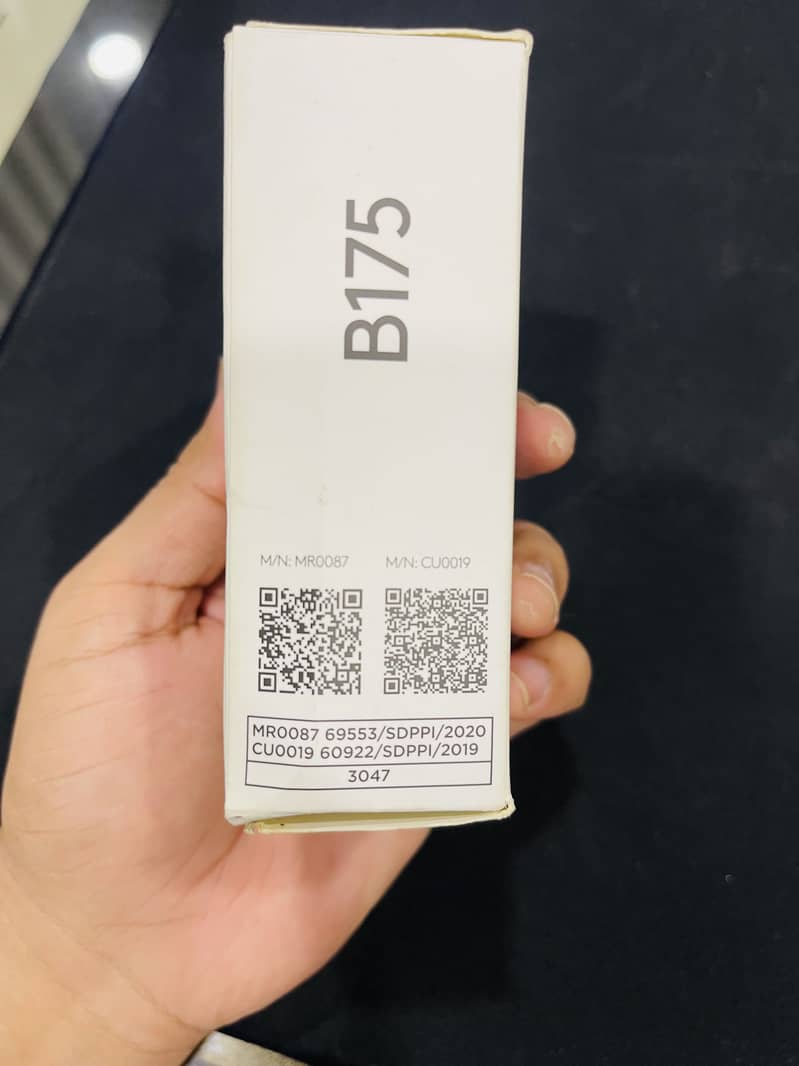 Logitech B175 Mouse 3