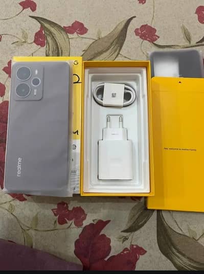 Real Me 14 5G  12/512 Complete warranty