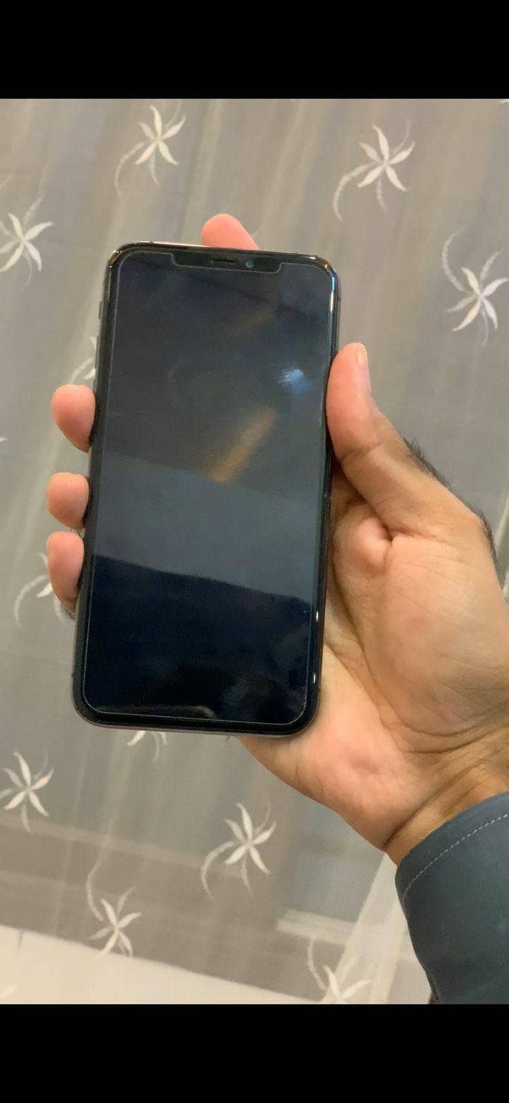 salling my iphone x 1