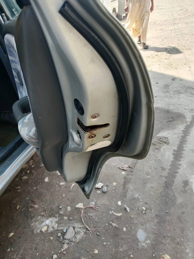 سوزوکی بلینو نہایت ہی صاف ستھری گاڑی فیملی یوز 13