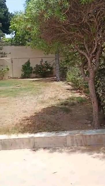 1300 sq yard building for silent commercial at main Clifton for school