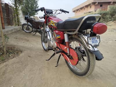 Honda 125 bike he 2001 model he