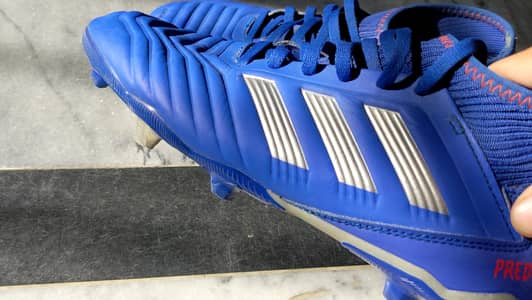 football shoes/ Adidas predator