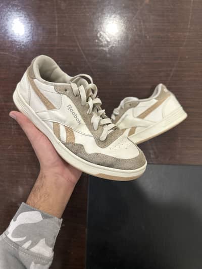 Preloved Reebok -BB4000 US 7.5