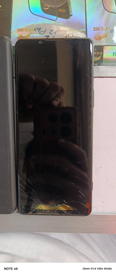 panel ma line  ha baqi bilkl ok ha Mara hath py chala th mobile