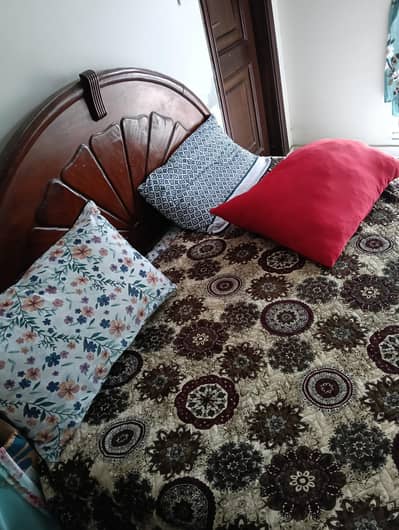BED Queen Size without mattress for Sale