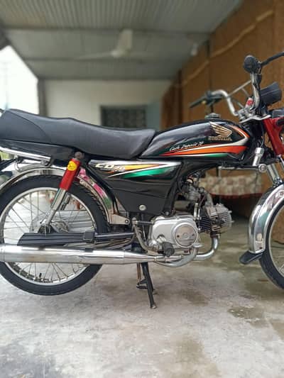 Honda 70 neat and clear bike