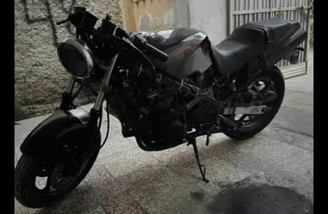 Kawasaki GPZ 400R (without engine)