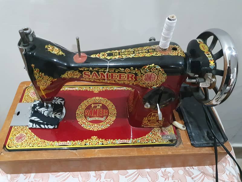 Sewing Machine New Condition 10 by 10 1