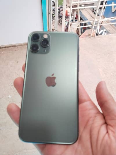 I phone 11 pro max 64 gb condition 10/9 non pta factory unlocked