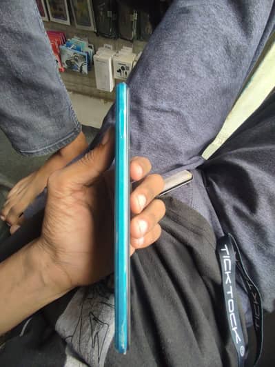 all okay seald pack with box charge nhi ha