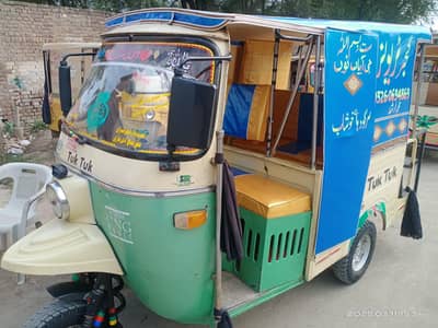 Rakshaw CNG 6 seater