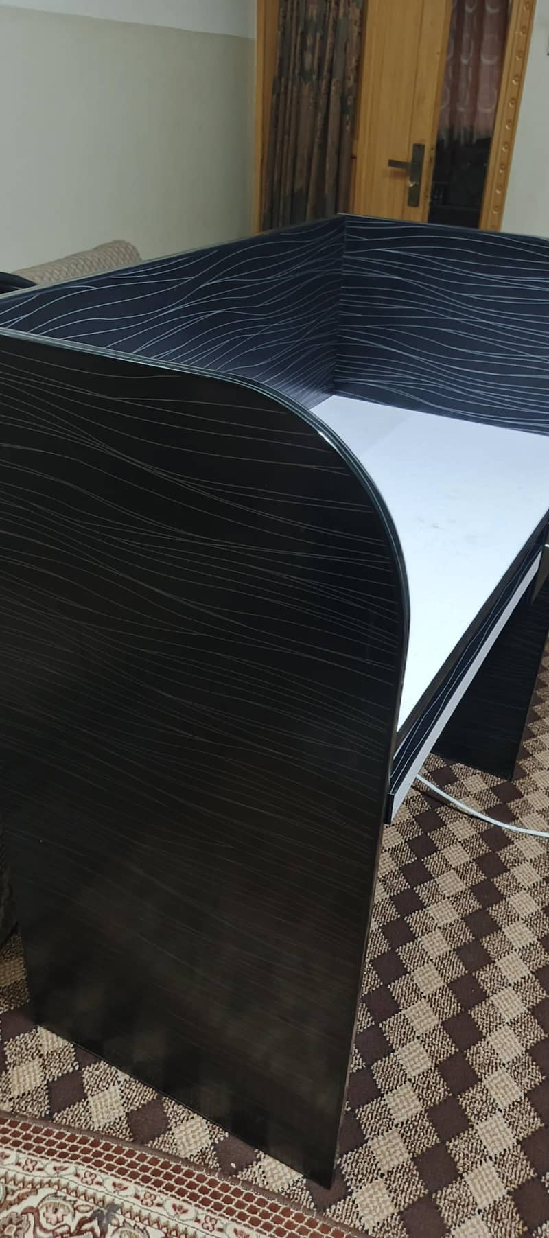 computer table                                 (early sold) 2