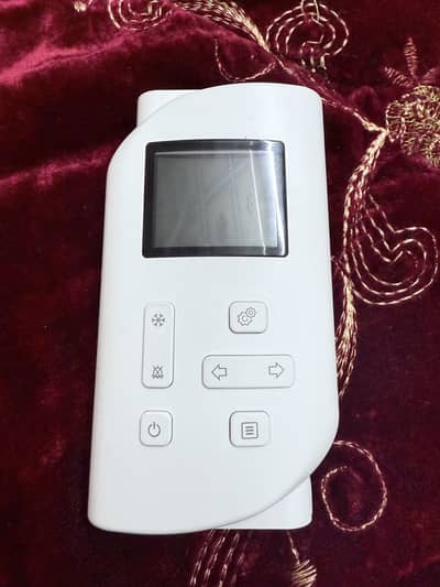 Pulse oximeter for newborn babies and adults