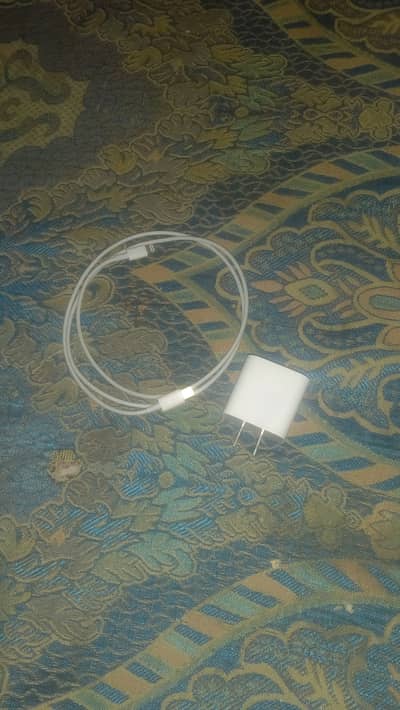 Iphone 35 wat charger plus cable splitter