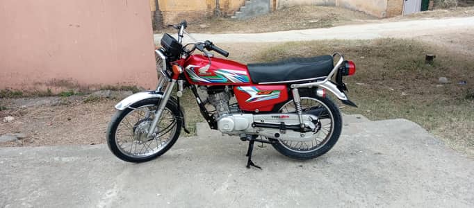 Honda 125 Red 2023