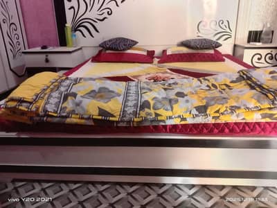 king size bed , wardrobe and dressing table