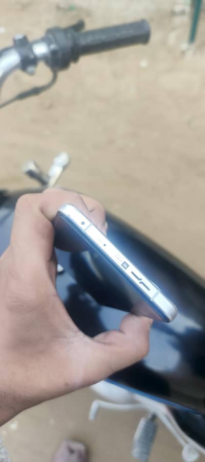 all ok pta approved ha  12 / 256 gb pubg 90 fps ha