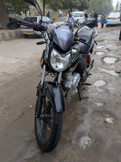 Suzuki GSX-125 Black