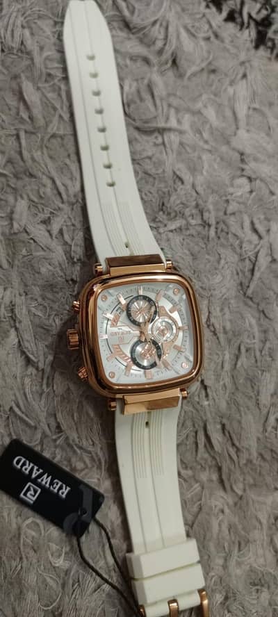 REWARD LUXURY WATCH